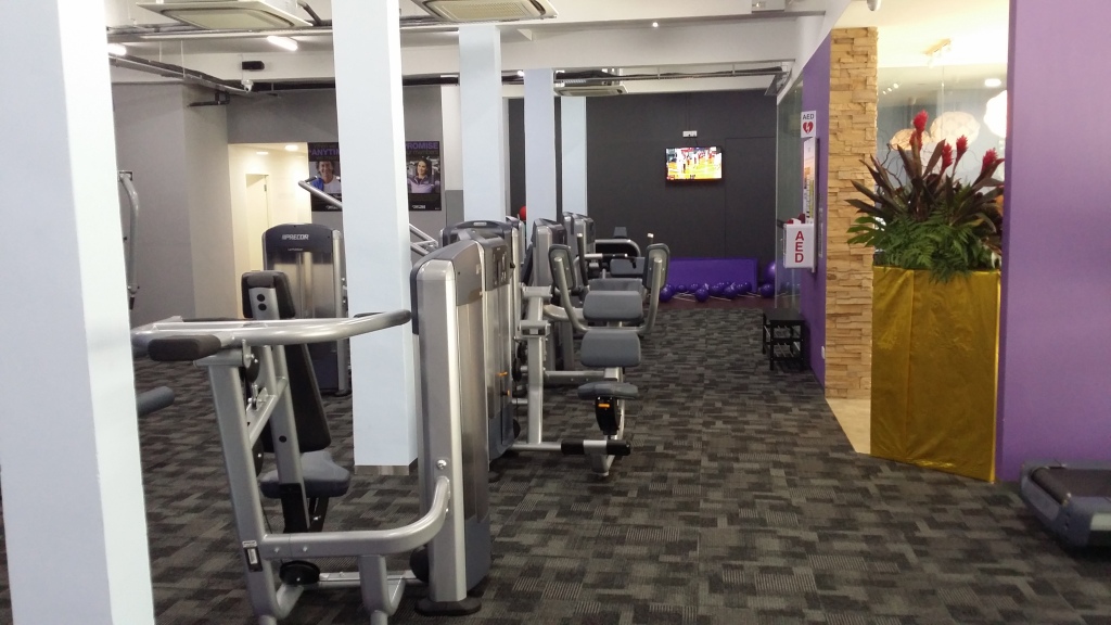 anytime fitness singapore west coast weights machine
